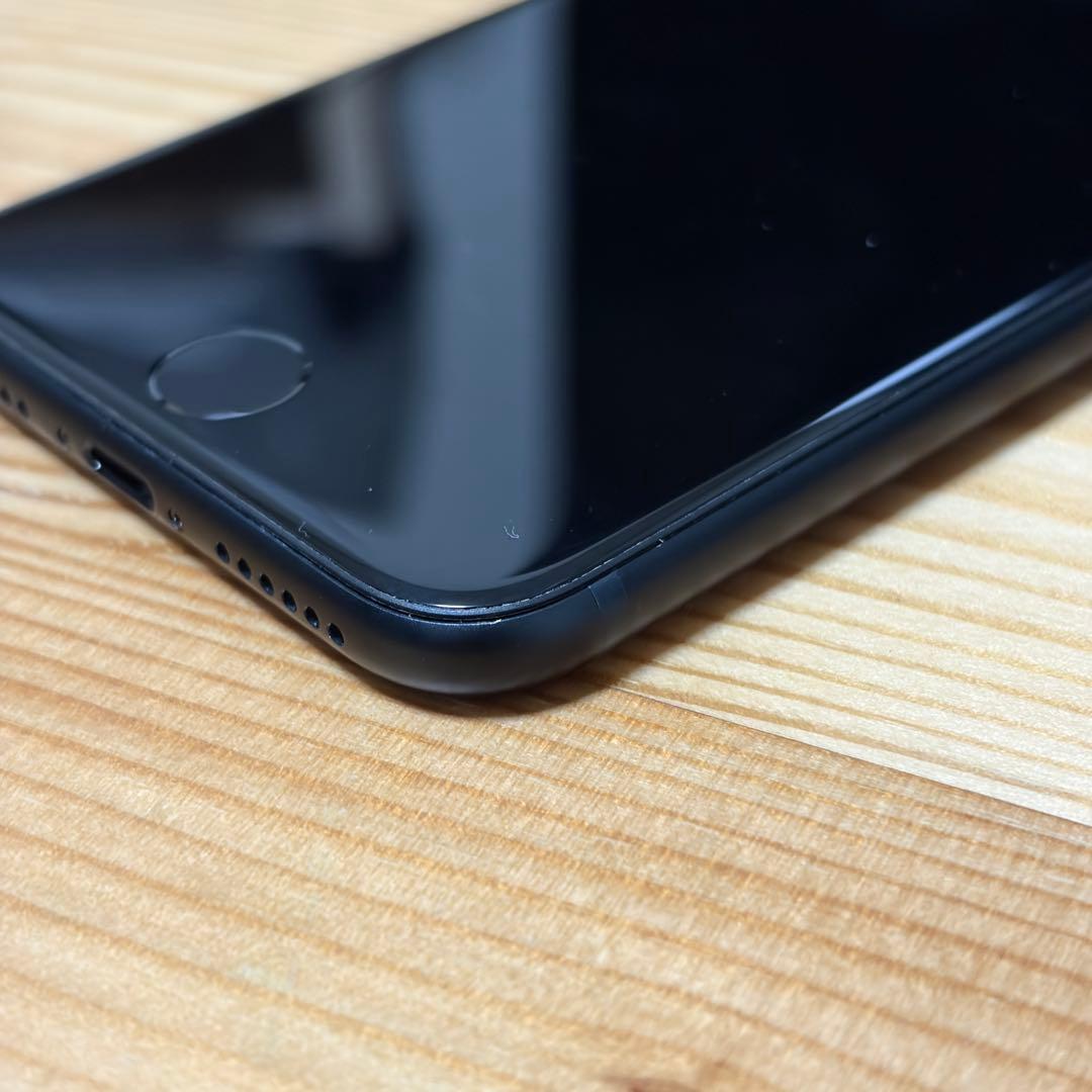 ク*3様 バッテリー新品　iPhoneSE第3世代64GB SIMフリー　美品