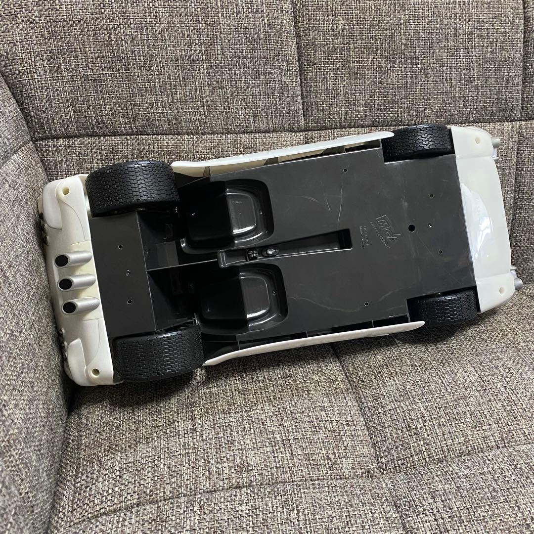 ホワイトオープンカー 2人乗り　日本未発売　bratz 廃版 スポーツカー