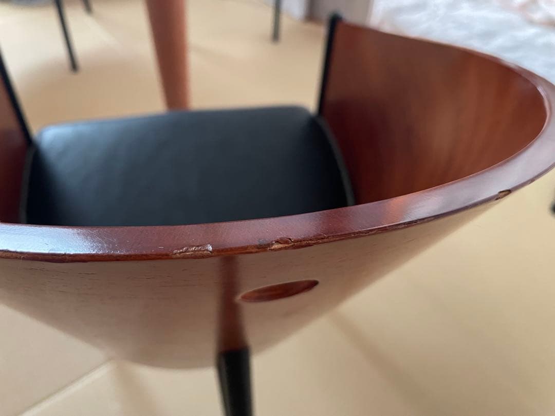 【スシ】ダイニングチェア①