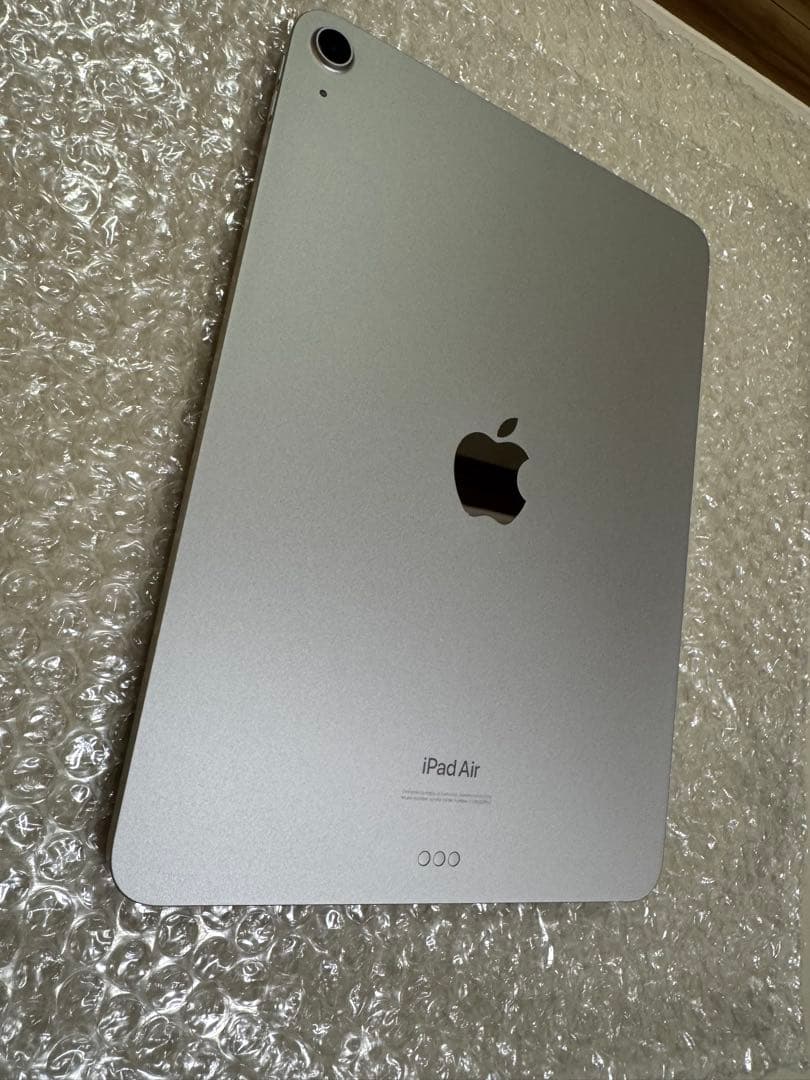iPad Air（第5世代）スターライト 10.9インチ Wi-Fi 256GB
