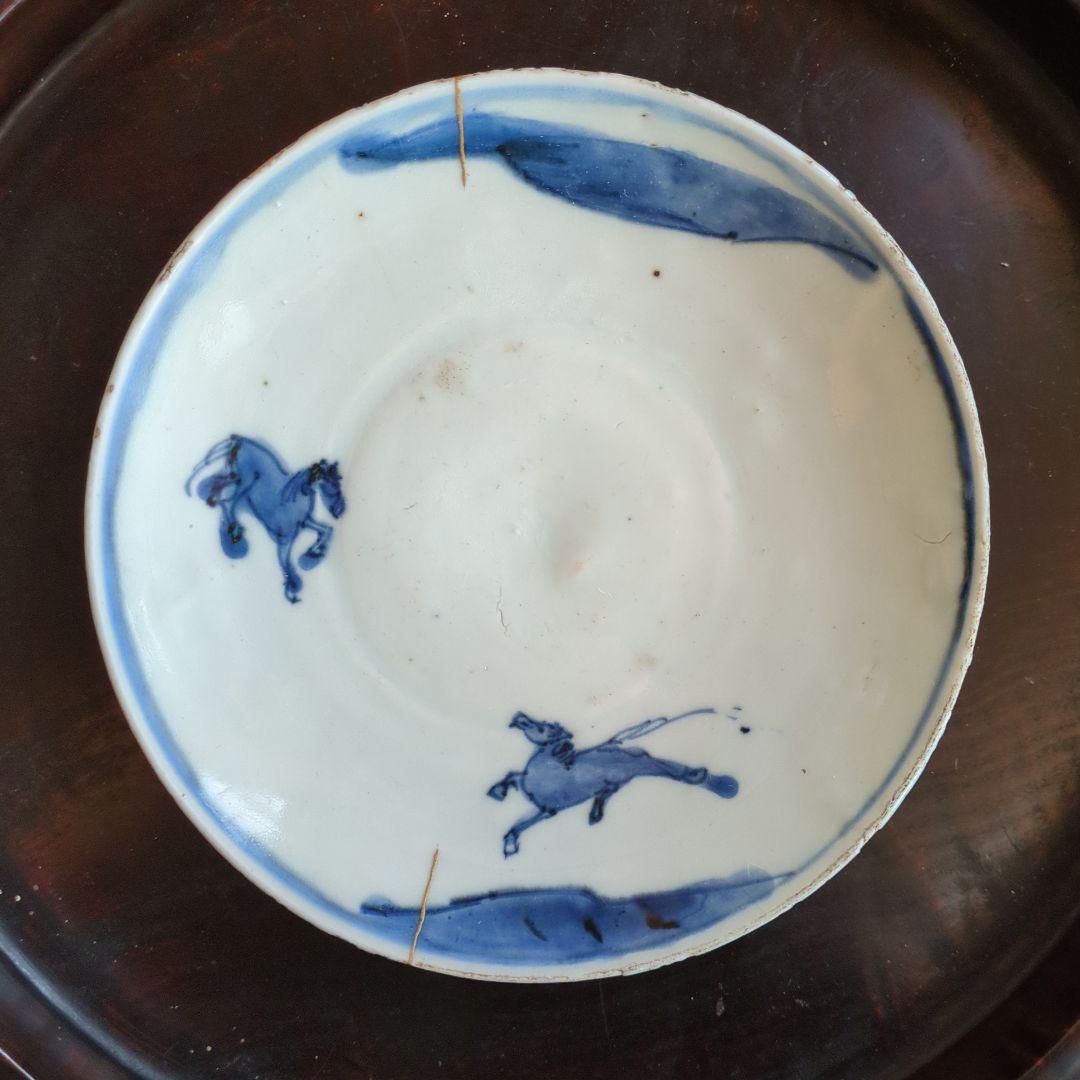 青い馬の絵柄の陶器皿　古染付　馬の絵柄　午年