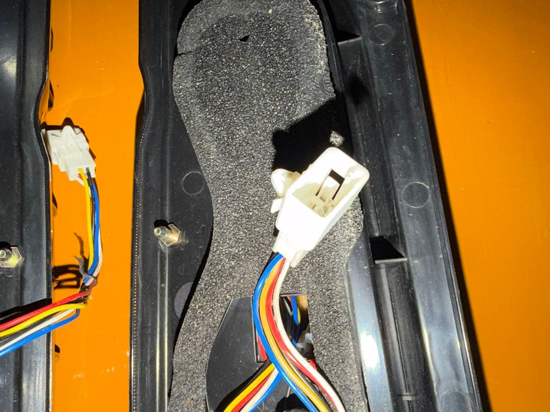 年末SALE ハイエース 200系 テールランプ 社外品