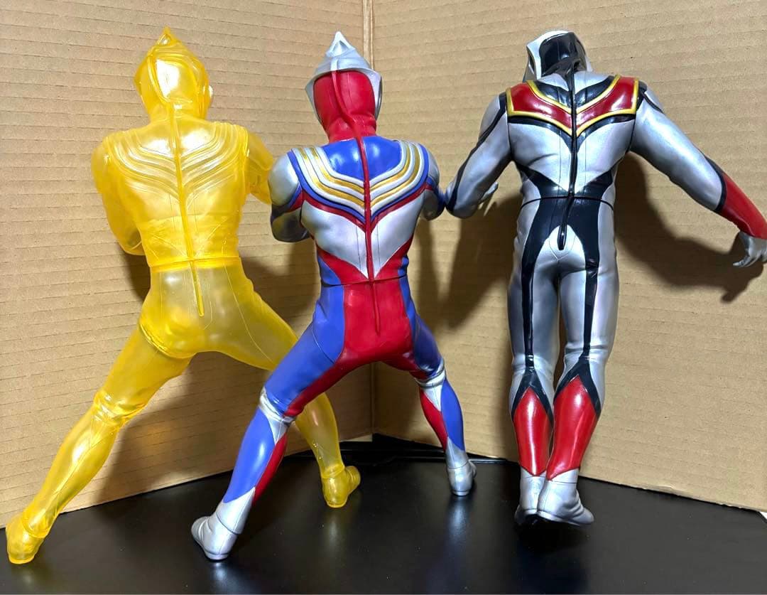 ビッグサイズソフビ3種　ウルトラマンティガ　マルチタイプ　グリッター　イーヴィル