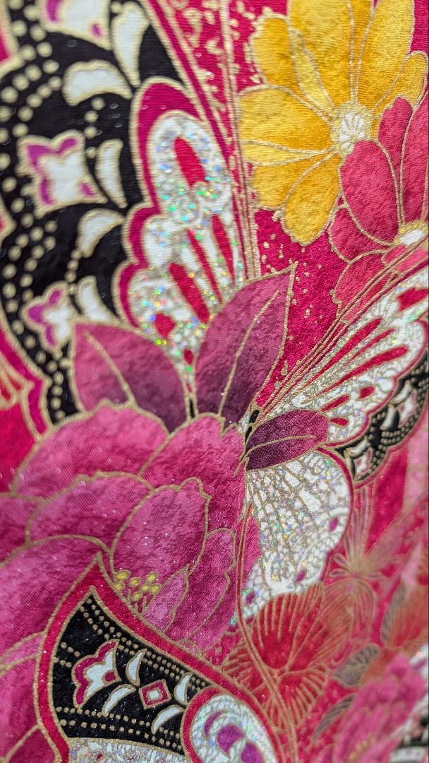 【美品】ピンク地に花や蝶の柄•振袖•Ｌサイズ