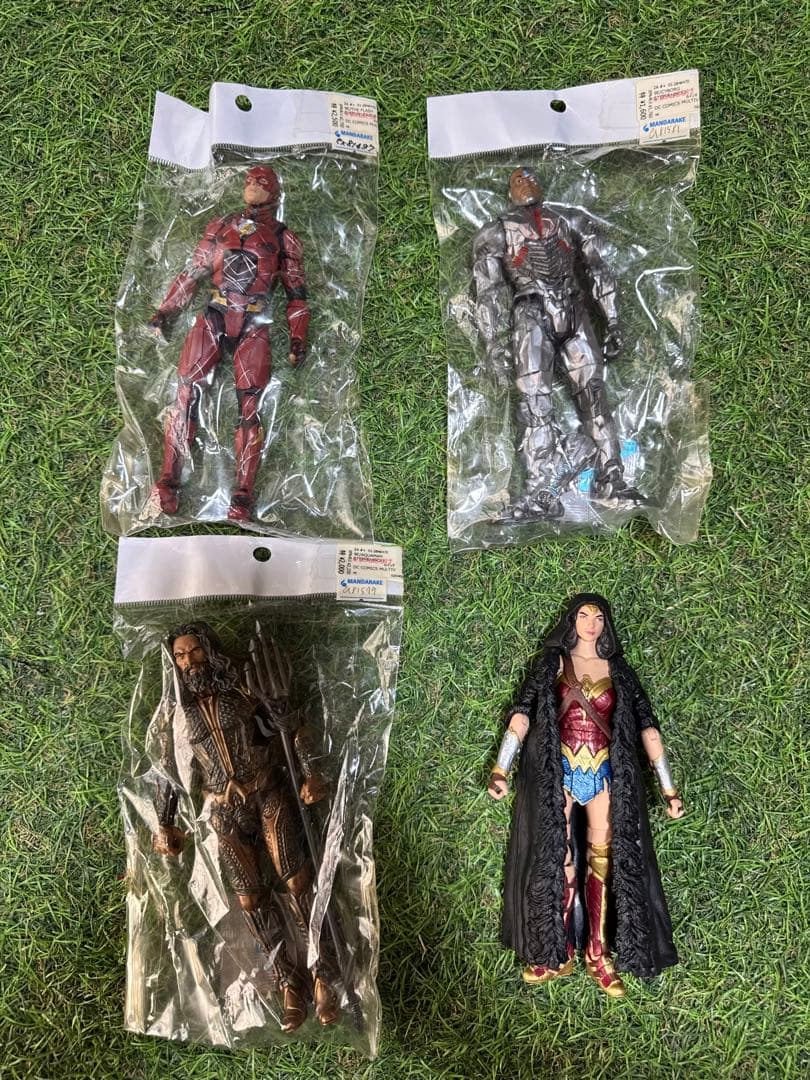 アメコミフィギュア4セット フラッシュ・アクアマン・サイボーグ・ワンダーウーマン
