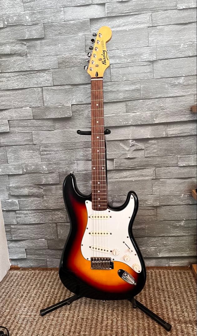 値下げ　バークレーBARCLAY ストラトタイプギター 初期　ロゴ期