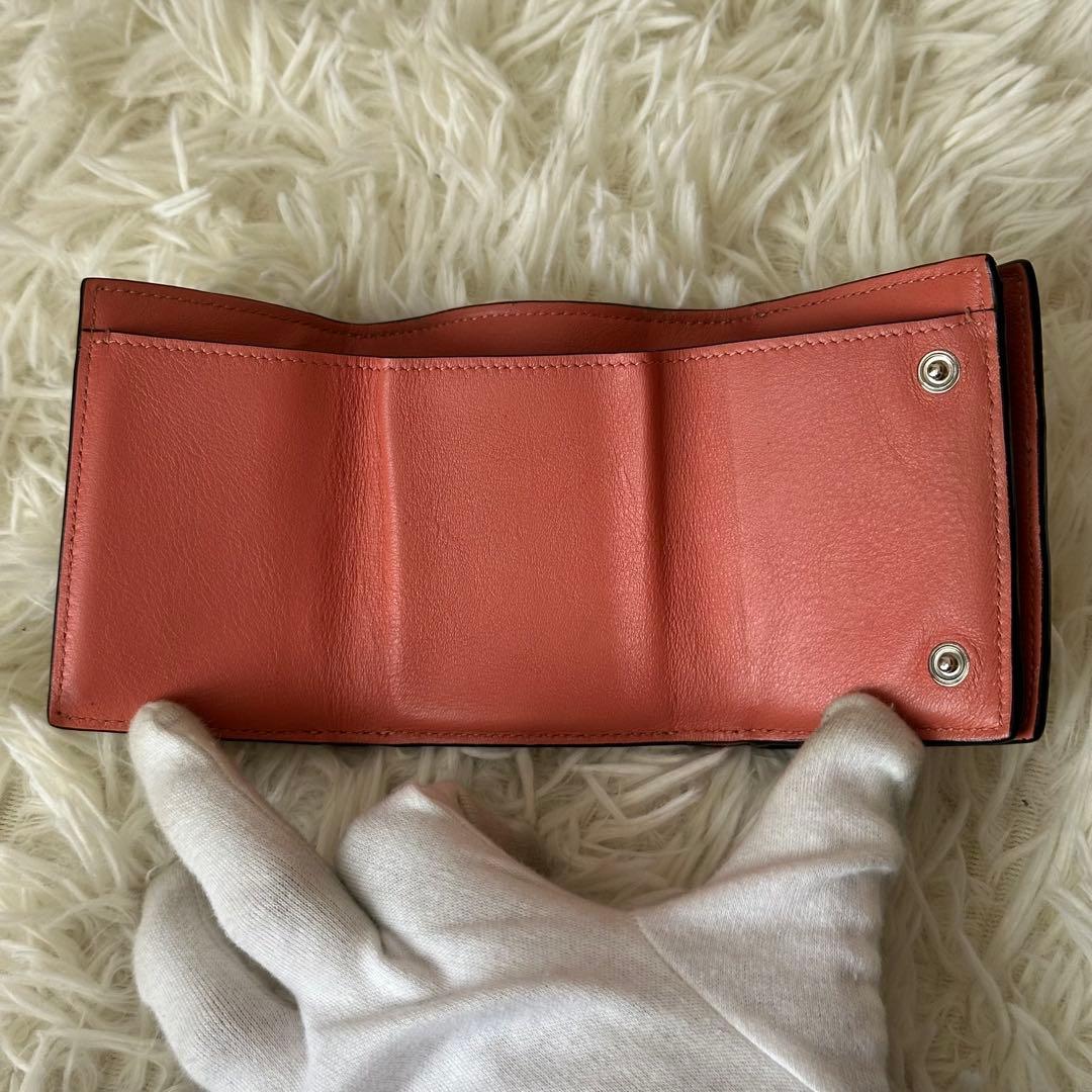 ロエベ アナグラム バーティカルウォレット 三つ折り財布 レザー ベージュ