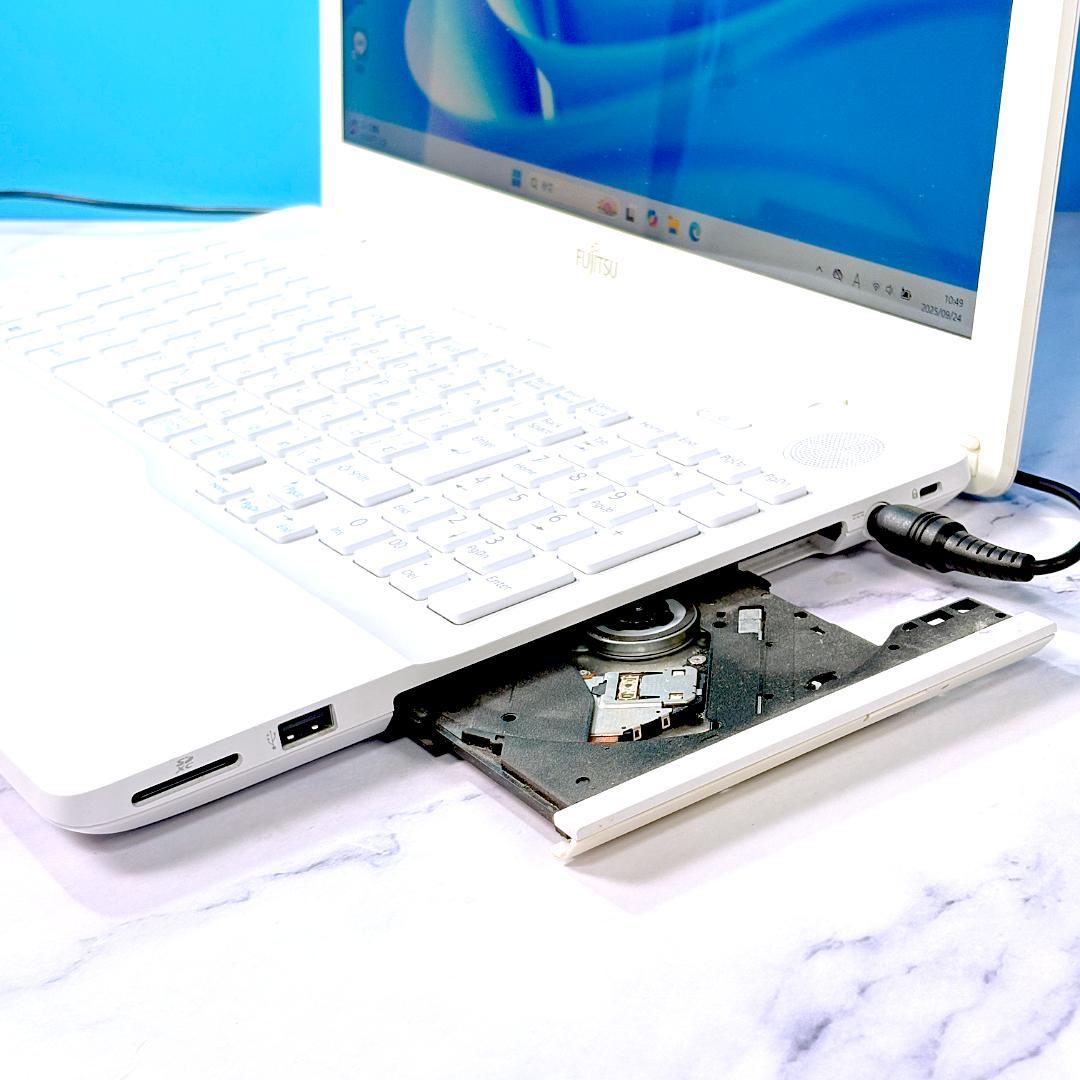 美品！Corei7・16GB・SSD512・Win11・ホワイト ノートパソコン