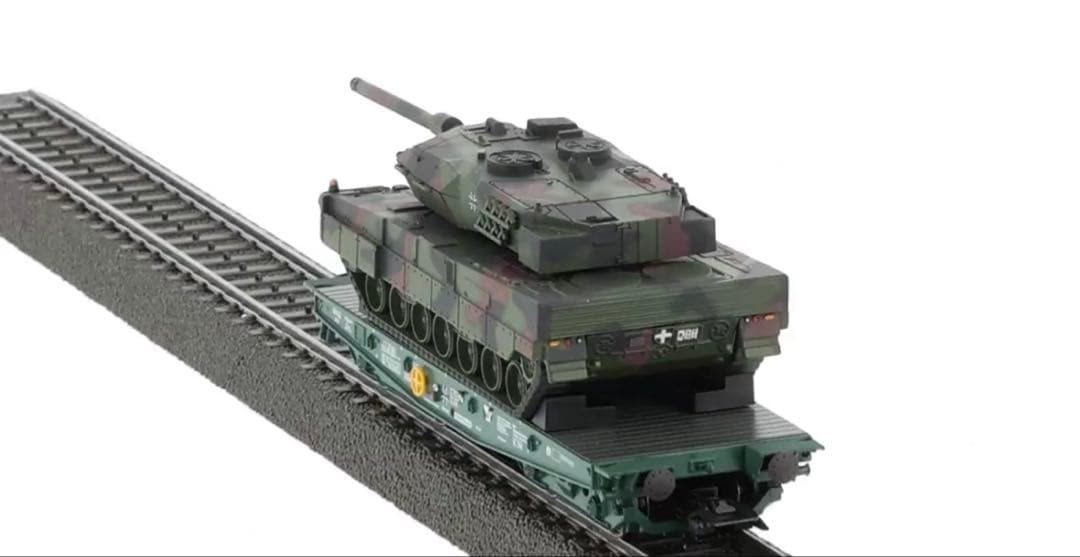 新品　メルクリン　ドイツ軍　レオパルド　2A6 戦車　運搬車　ラスト1両‼️