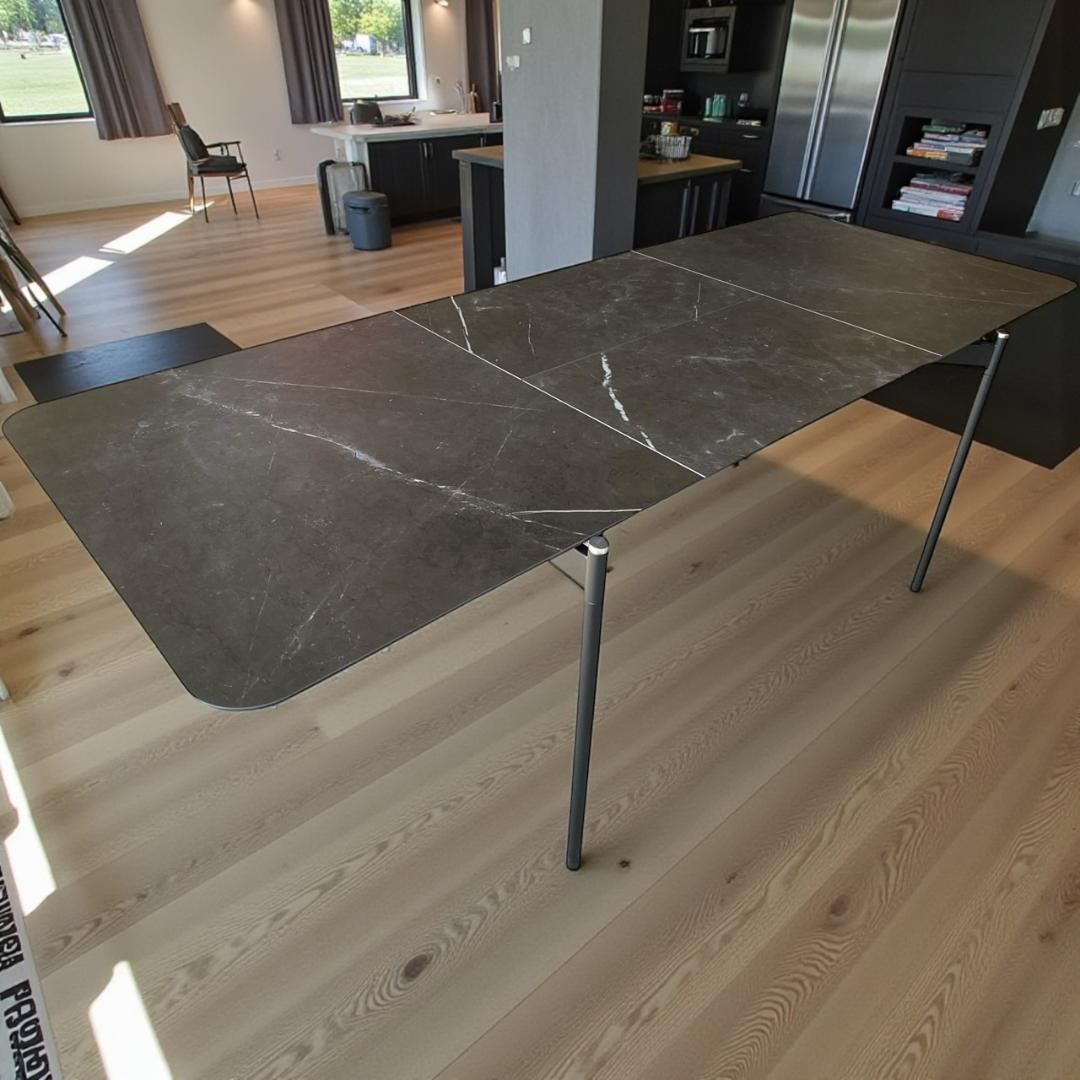 ★BoConcept 伸長式ダイニングテーブル キングストン エクステンション