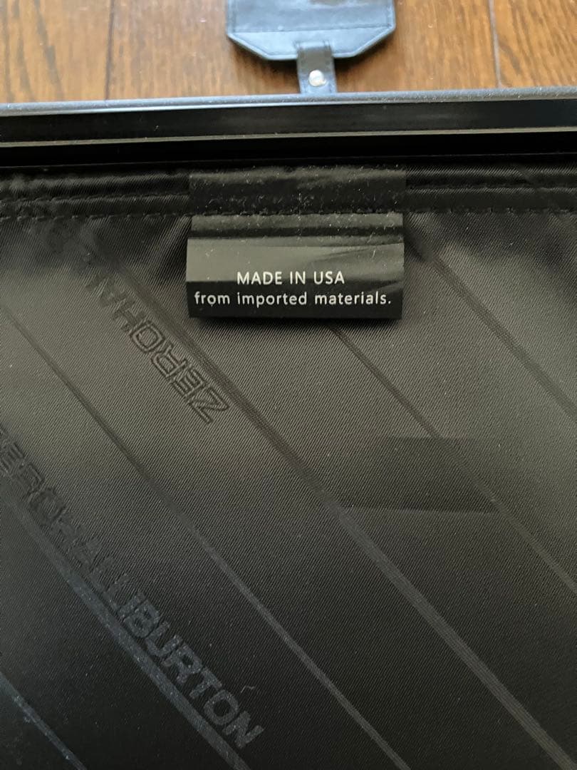 ゼロハリバートン アルミ キャリーバッグ スーツケース 機内持ち込み可能 黒