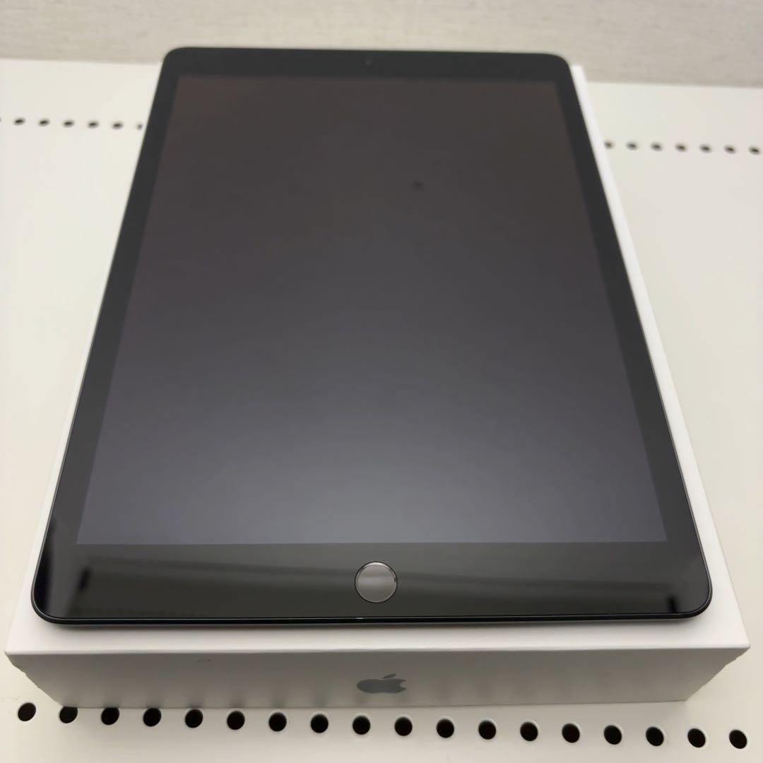 早い者勝ち　iPad 第8世代　32GB