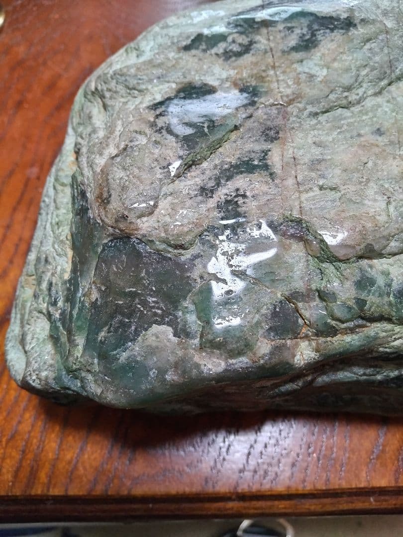 2.522Kgの糸魚川 姫川の翡翠