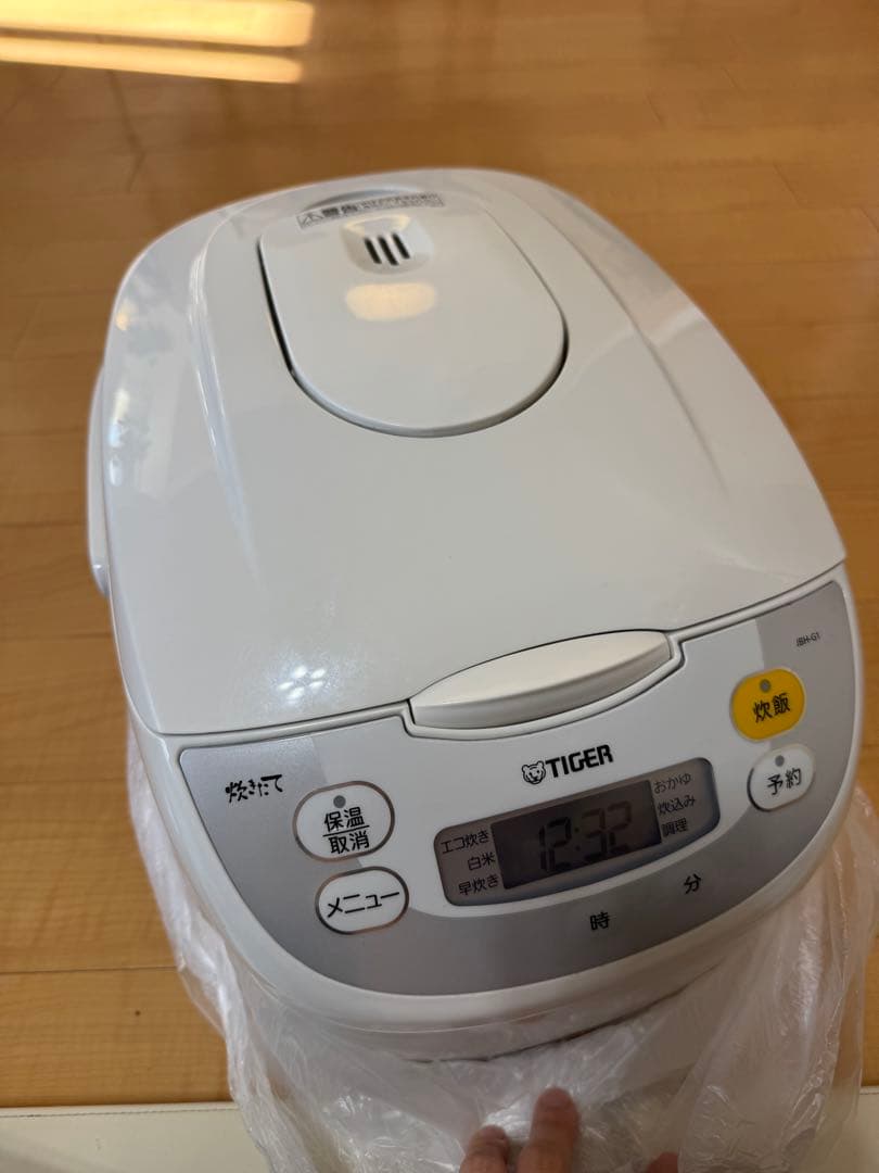 1回のみ使用 超美品 タイガー マイコン炊飯ジャー　JBH-G1 ホワイト 一升