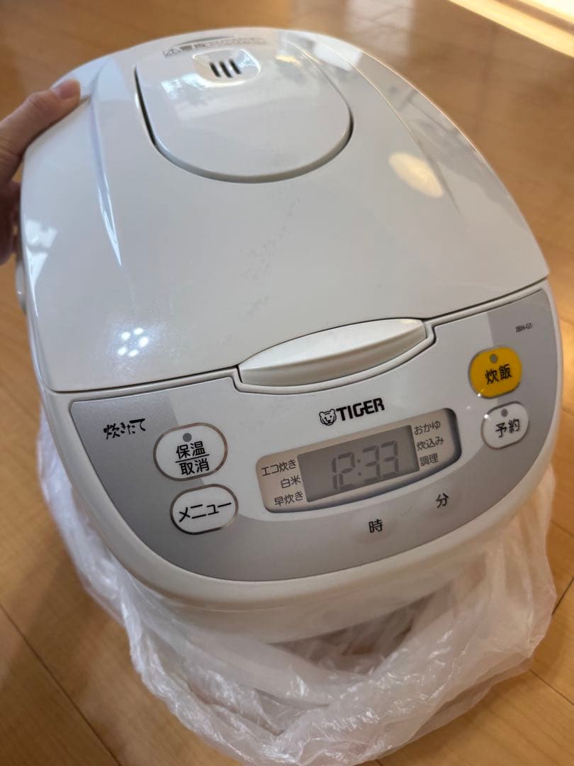 1回のみ使用 超美品 タイガー マイコン炊飯ジャー　JBH-G1 ホワイト 一升