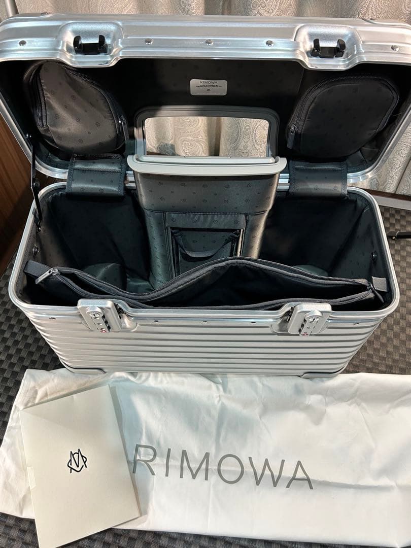 SlimShady です♪ RIMOWA リモワ　オリジナル　パイロット
