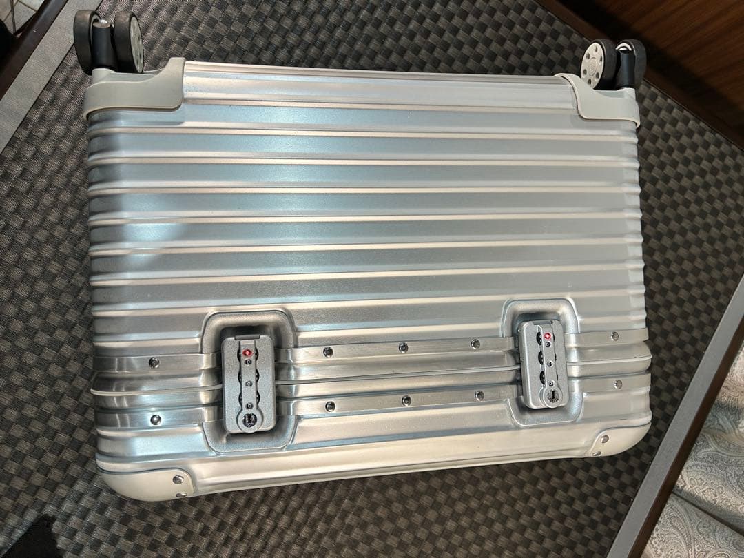 SlimShady です♪ RIMOWA リモワ　オリジナル　パイロット