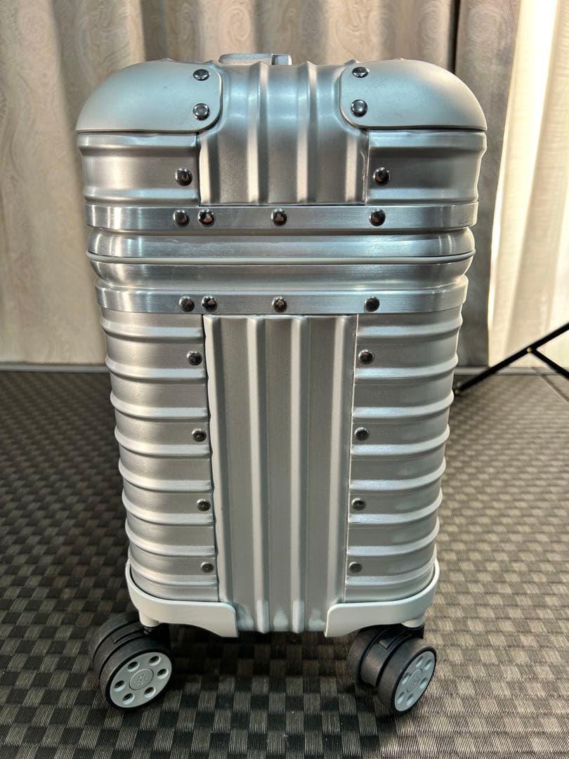 SlimShady です♪ RIMOWA リモワ　オリジナル　パイロット