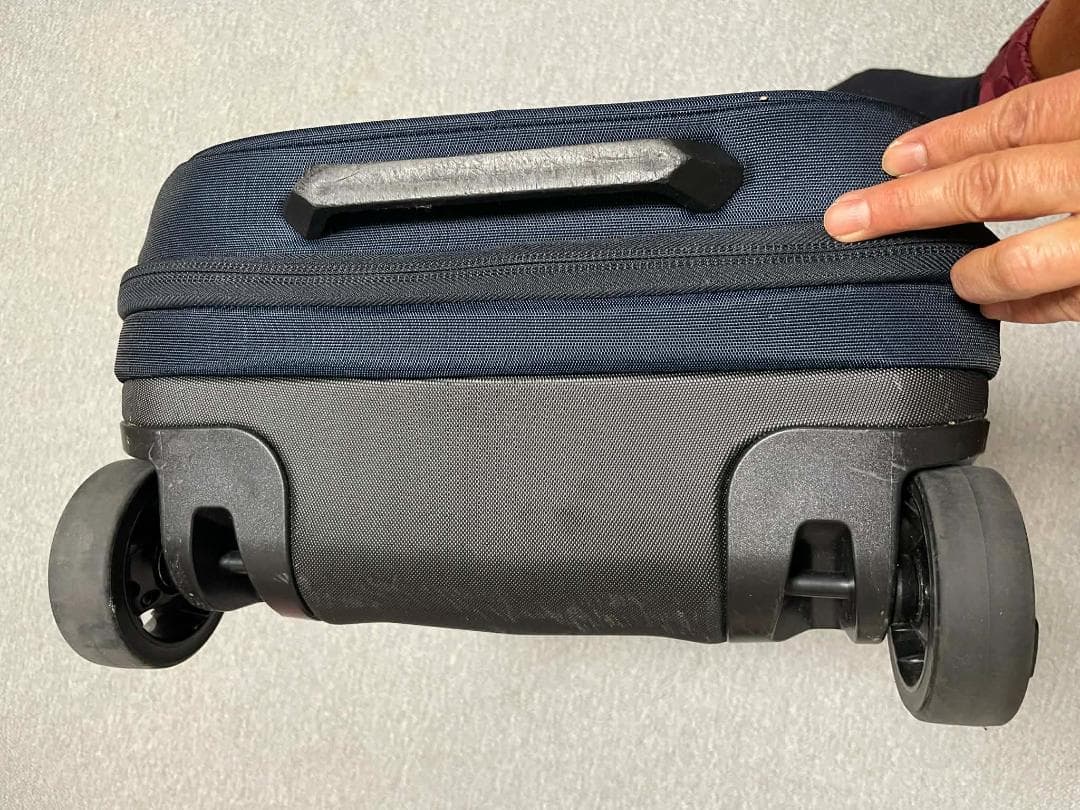 Thule キャリーケース S 機内持込可 3〜5泊用 ネイビー