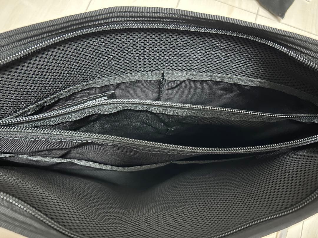 美品⭐︎DENHAM BRIEFING PCケース　クラッチバック