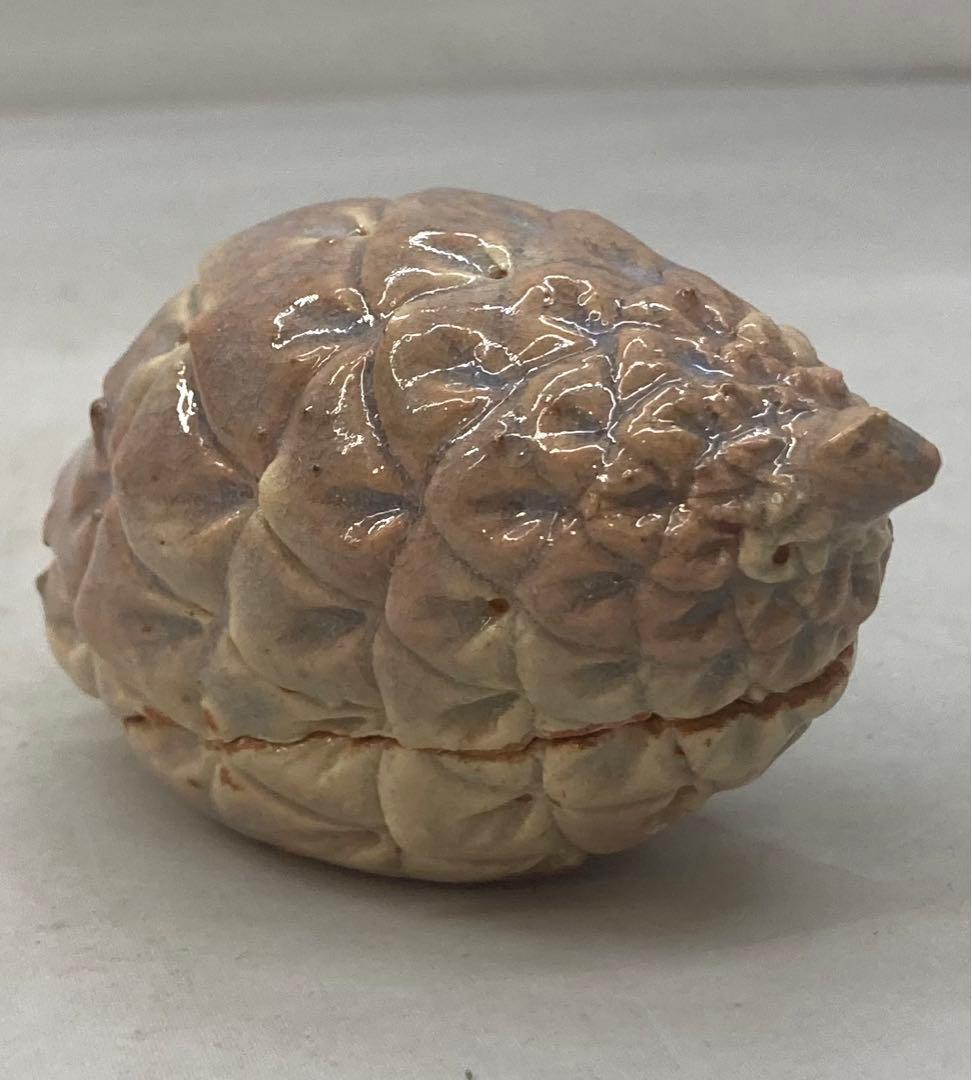 B236b「萩焼松笠香合」第十一世坂高麗左衛門造　共布共箱　韓峯　茶道具