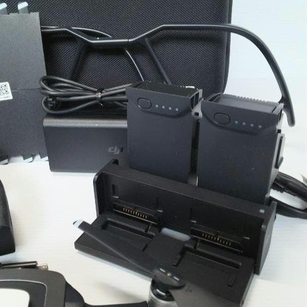 ドローン DJI MAVIC AIR (白）フルセットケース付き