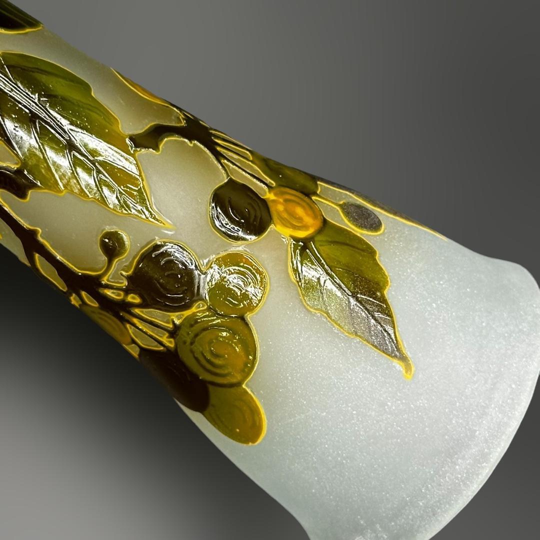 エミールガレ 　　鶴首　花瓶　カメオ彫り　被せガラス　高さ26ｃｍ