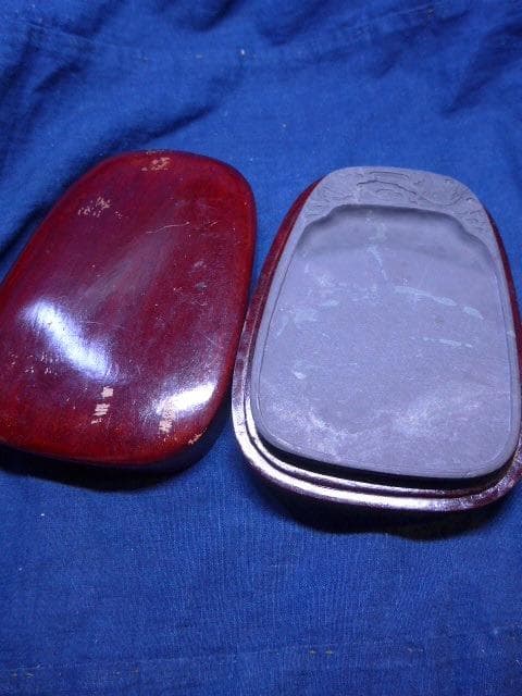 景色の良い硯。木の箱付きです