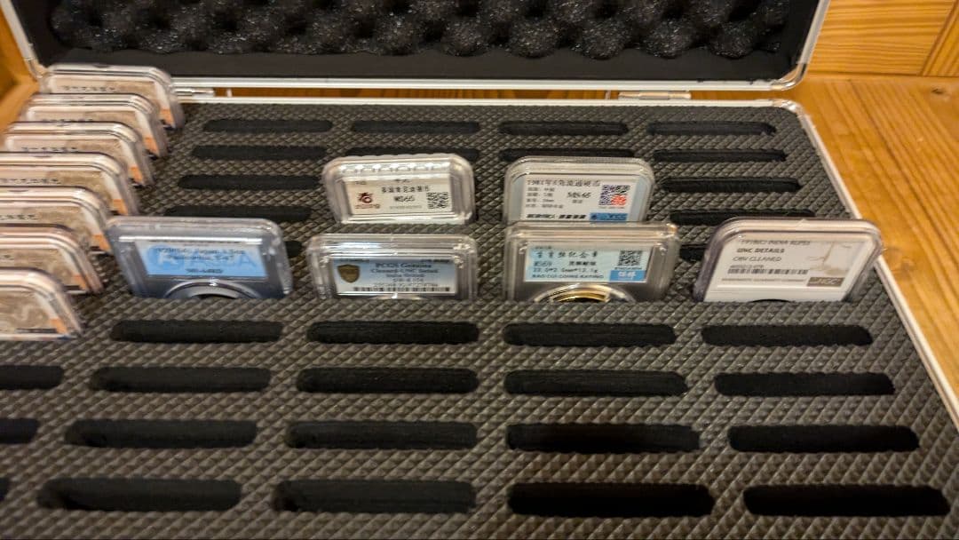 ☆スラブ アタッシュケース 60枚収納可能 PCGS NGC 保護 強化アルミ製