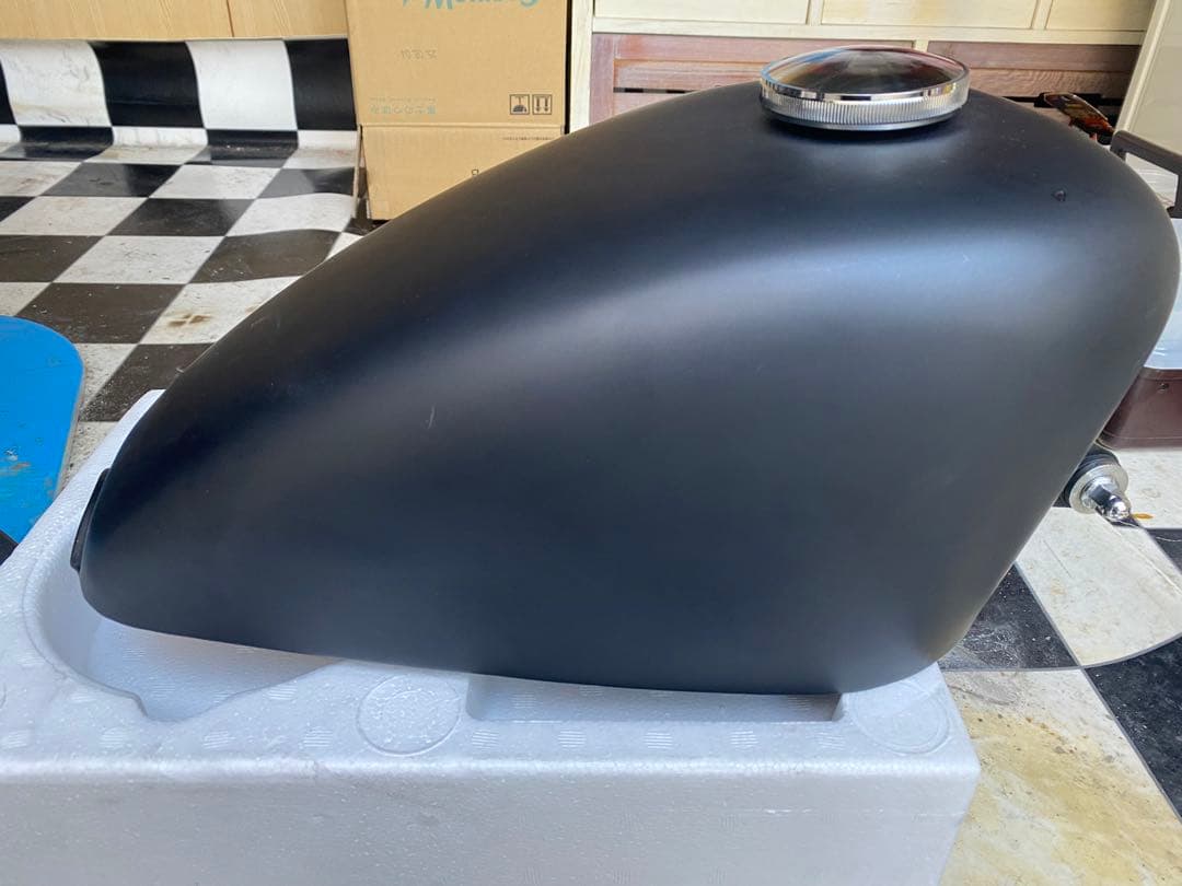 ヘイスト250｜タンク｜艶消しブラック　タンクアップステー付き