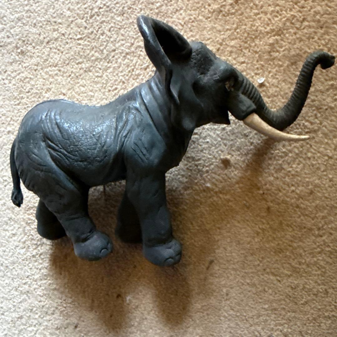 希少　ゾウ置物　約15cm