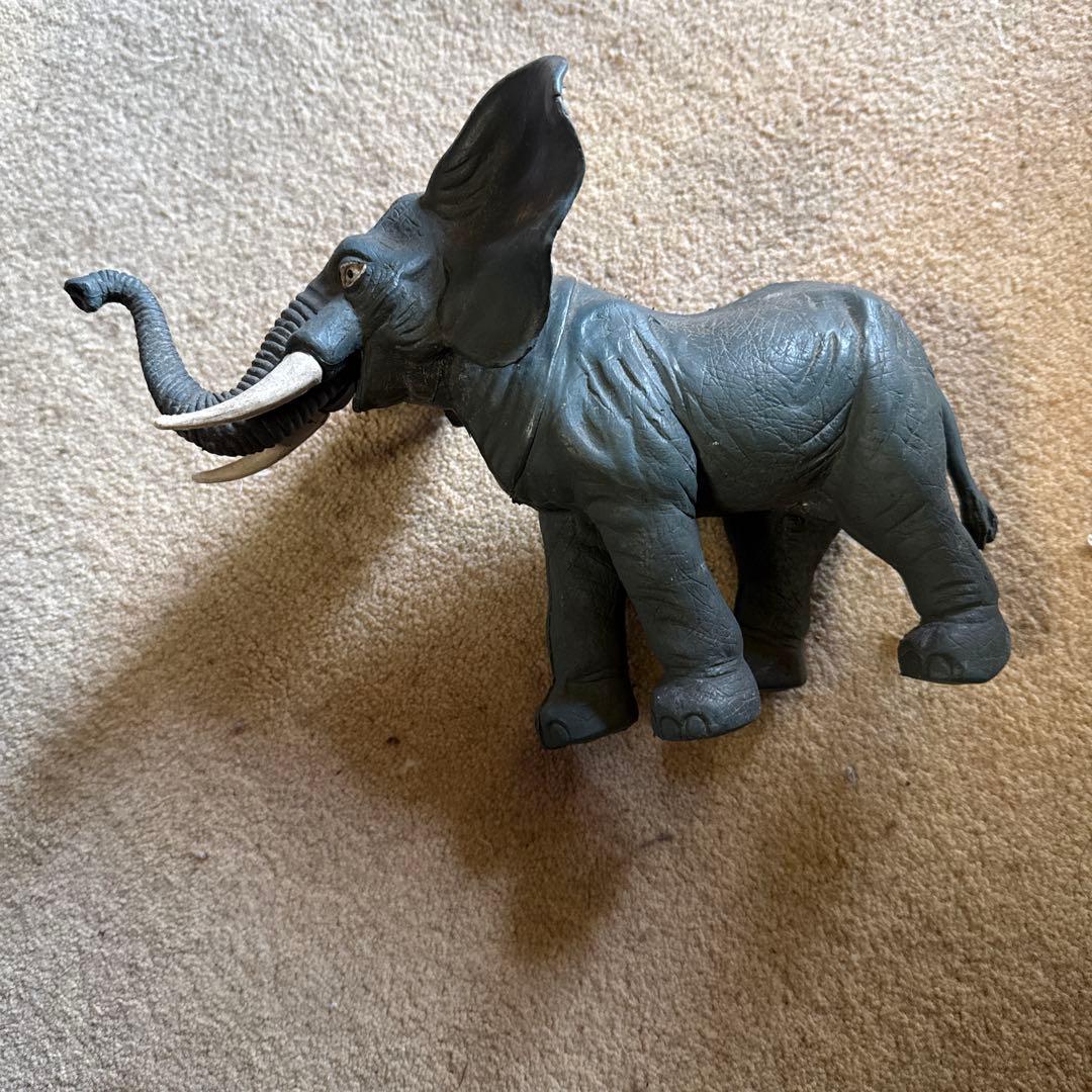 希少　ゾウ置物　約15cm