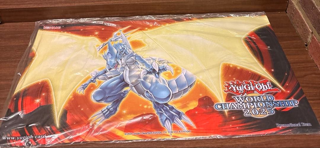 遊戯王　wcs2025 ブルーアイズタイラントドラゴン　公式　プレイマット
