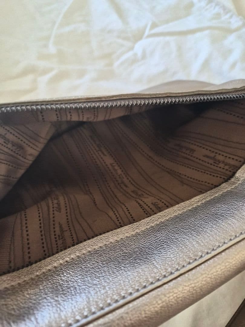 Ferragamoレディースバッグ