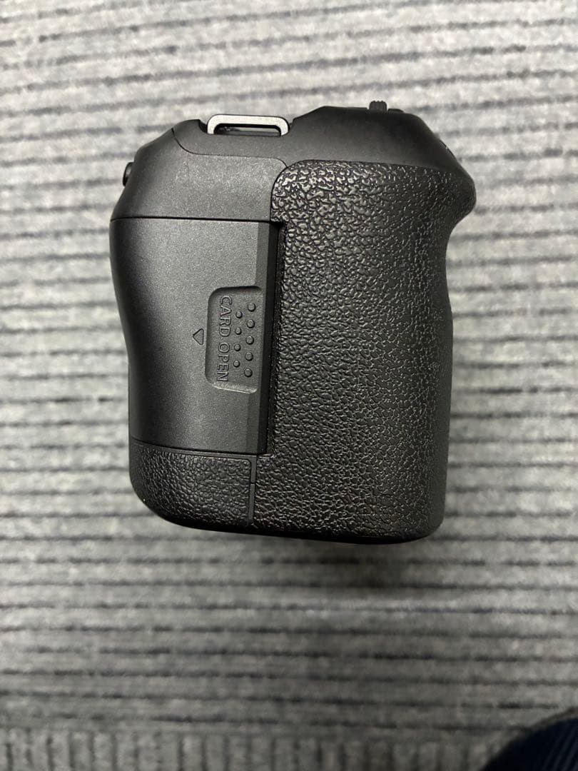 Canon EOS R6 本体と付属品