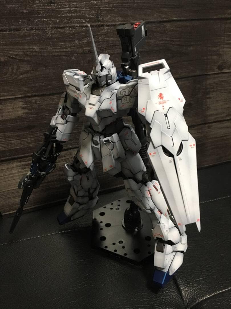 近日処分予定 　MG 1/100 RX-0 ユニコーンガンダム　塗装完成品