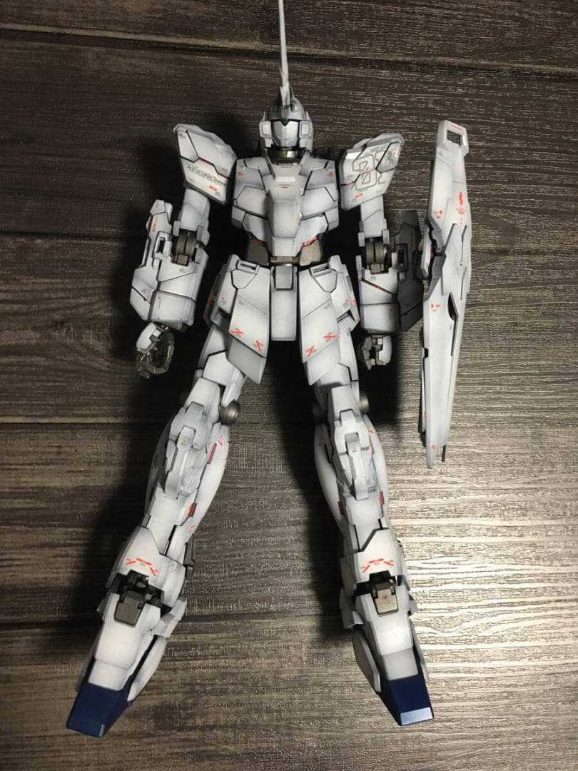 近日処分予定 　MG 1/100 RX-0 ユニコーンガンダム　塗装完成品