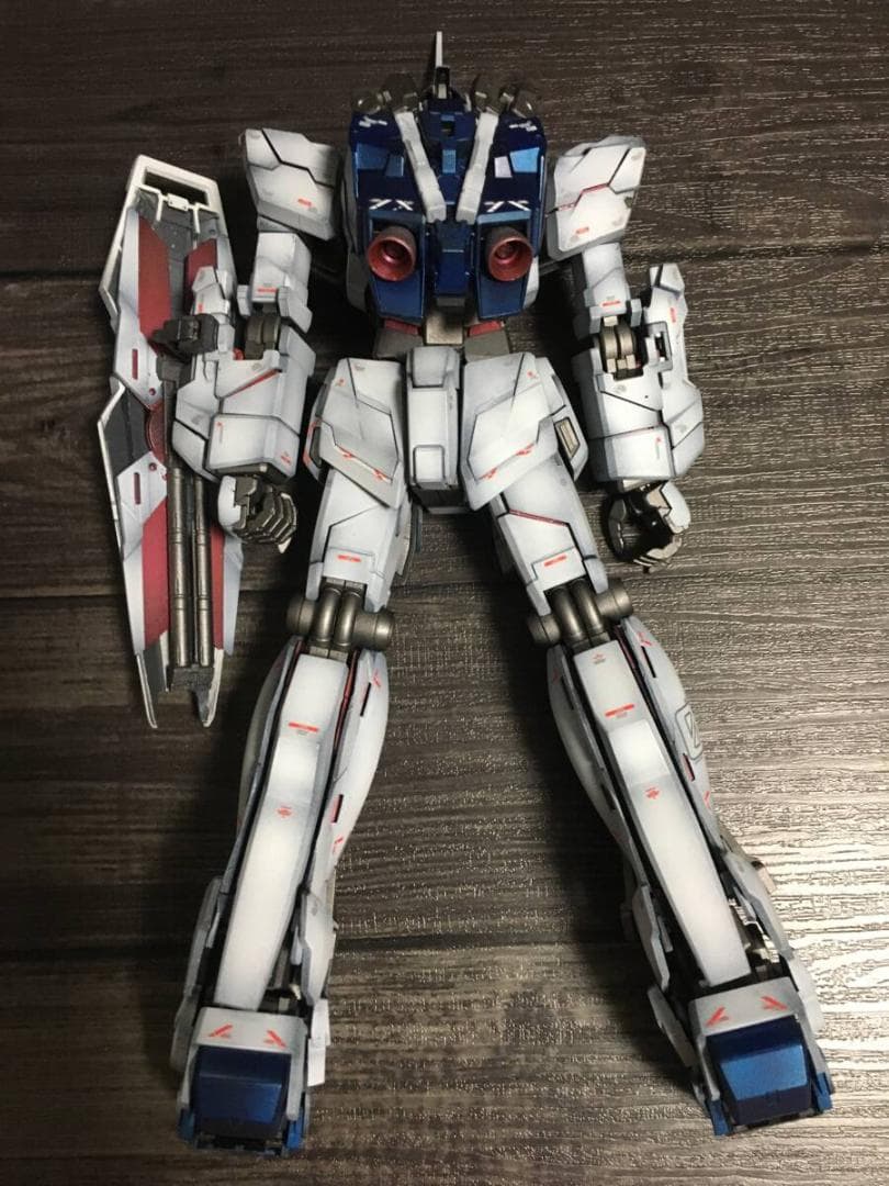近日処分予定 　MG 1/100 RX-0 ユニコーンガンダム　塗装完成品