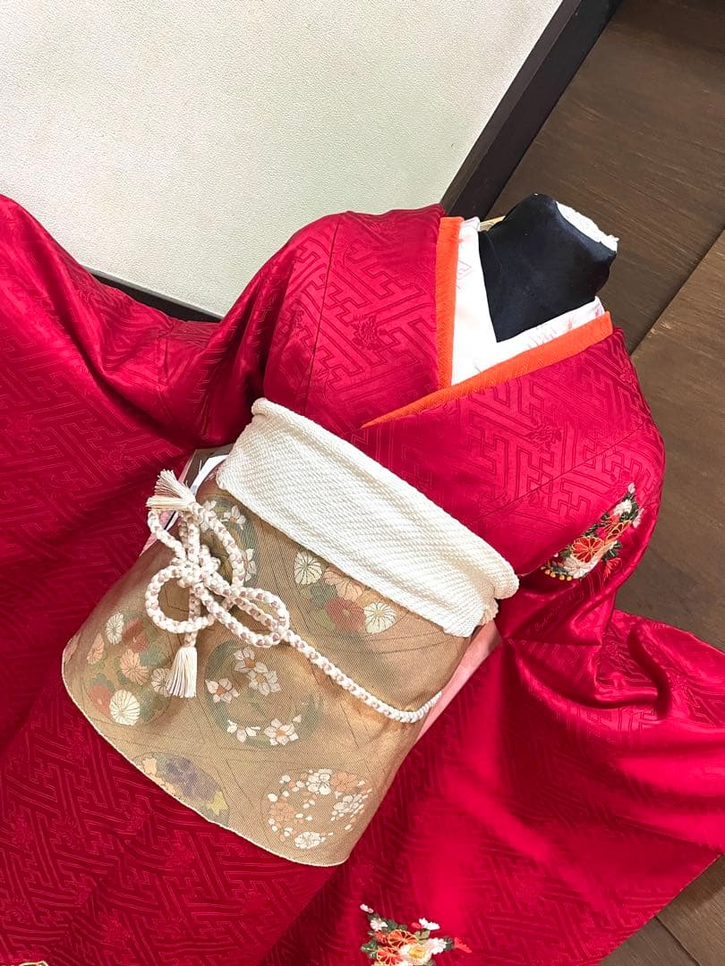 振袖フルセット6点サイズS絞り　正絹　赤色 花柄刺繍 売り切り終了
