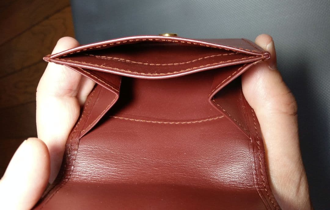 Cartier バーガンディ ケース