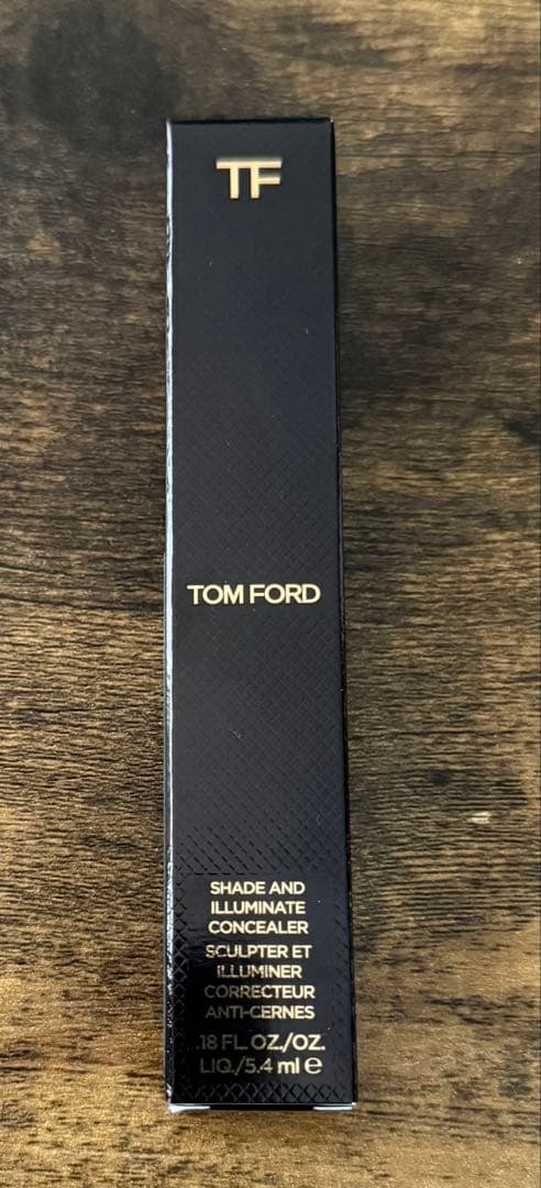 ロベルティナ様⑅⃛トムフォードビューティ シェイドアンドイルミネイトコンシーラー