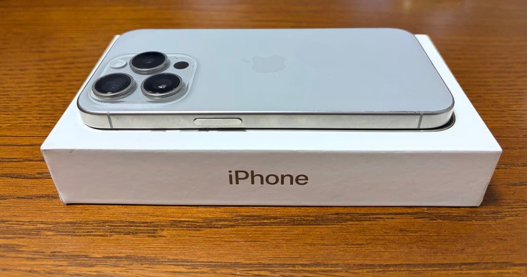 iPhone 15 Pro 本体 256GB ナチュラルチタニウム