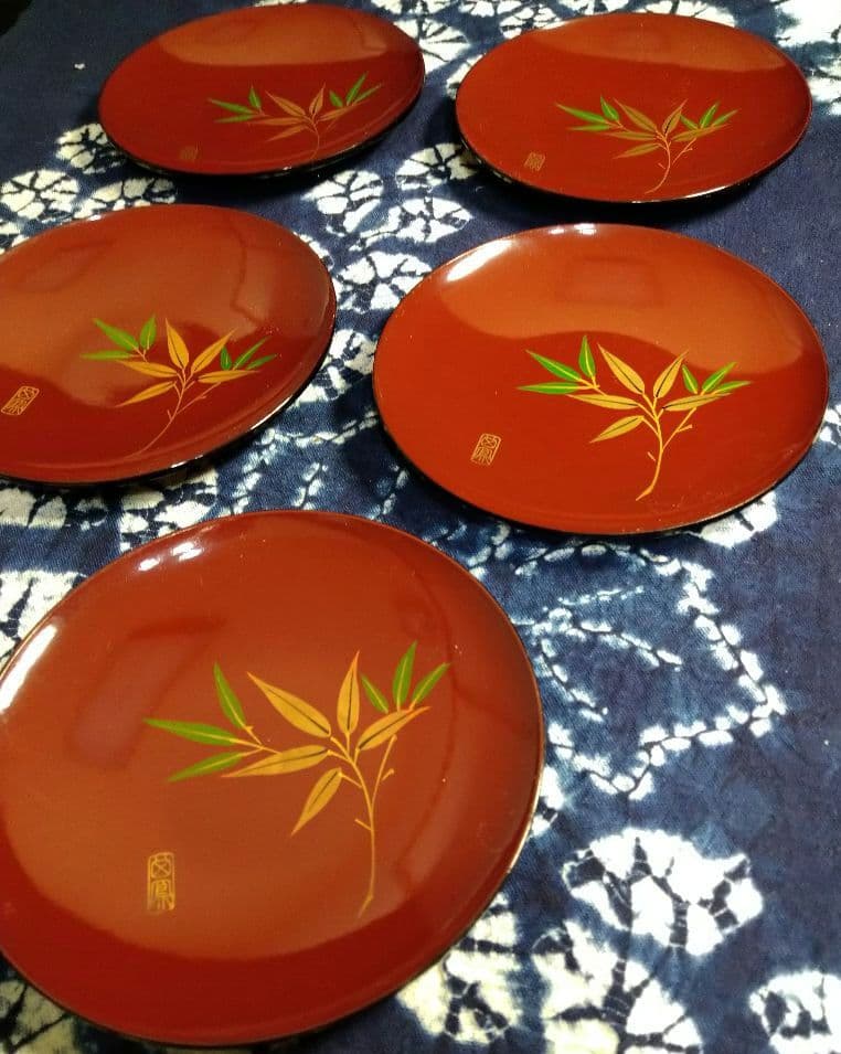 ♣【希少な】超レア５０年前のヴィンテージ品♦【金彩】紅赤笹絵柄 ♦５平皿