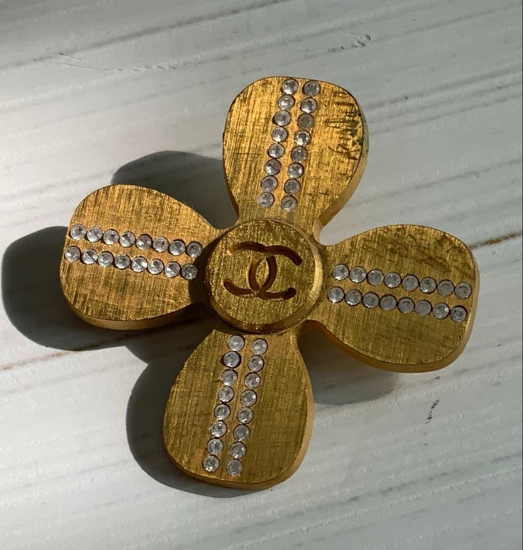 中古　美品　CHANEL ゴールド　フラワー　ブローチ
