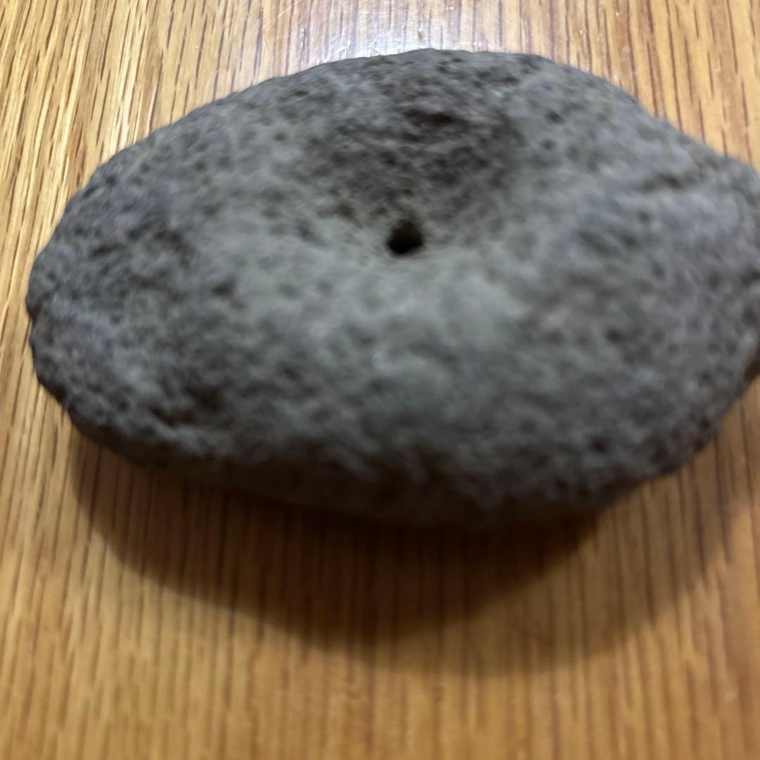 火山岩 円形 穴あき