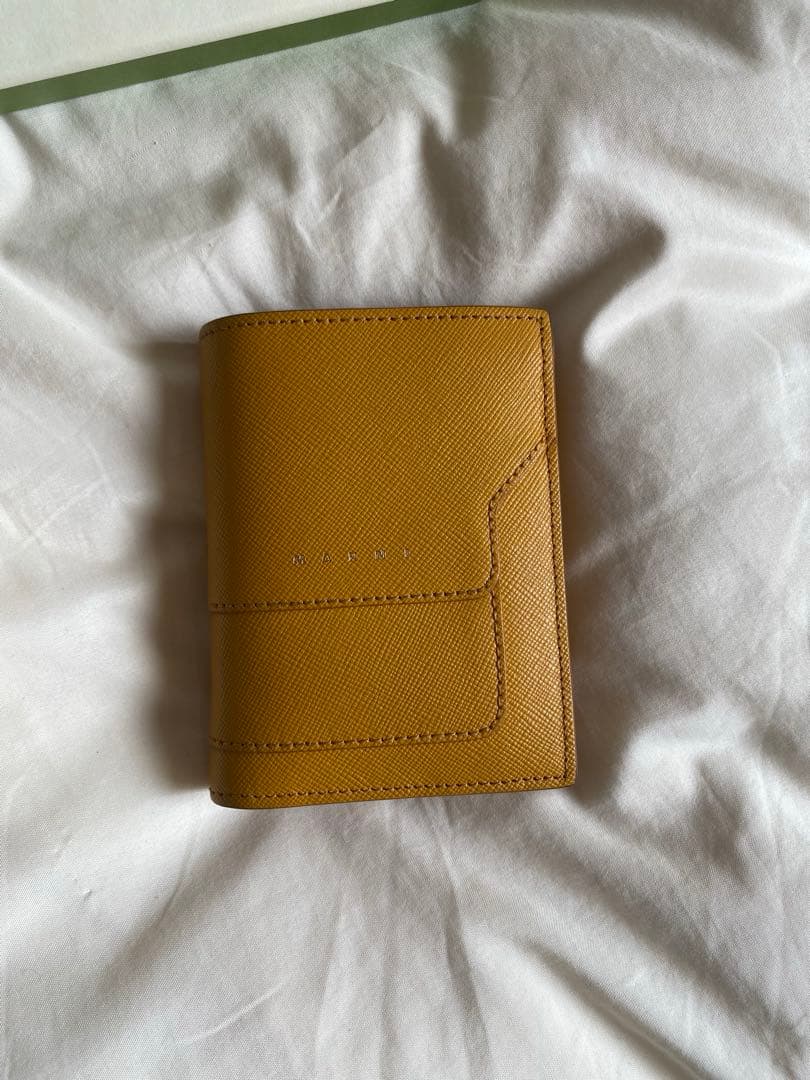 年末割【半額】MARNI マルニ サフィアーノレザー製 ウォレット 2つ折り財布