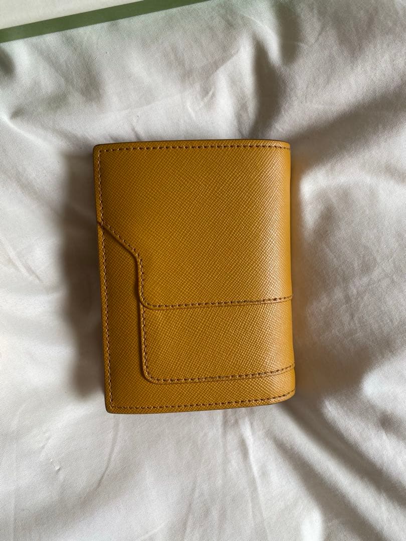 年末割【半額】MARNI マルニ サフィアーノレザー製 ウォレット 2つ折り財布