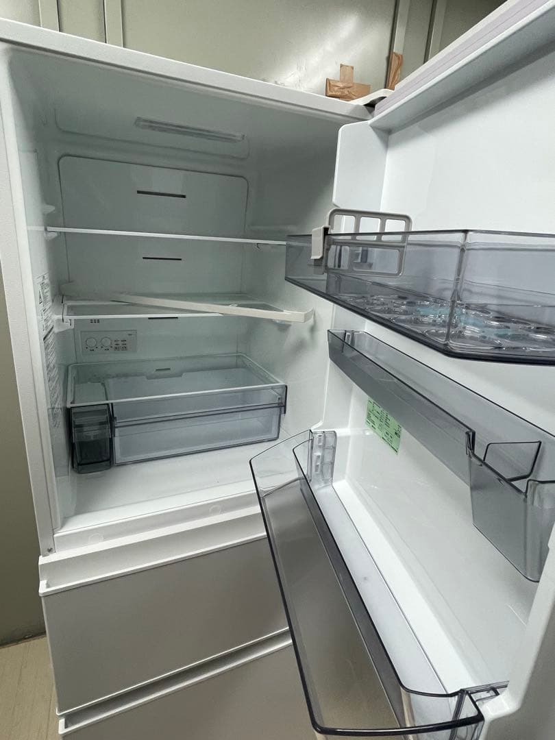 東芝　冷蔵庫GR-U33SC 2023年製