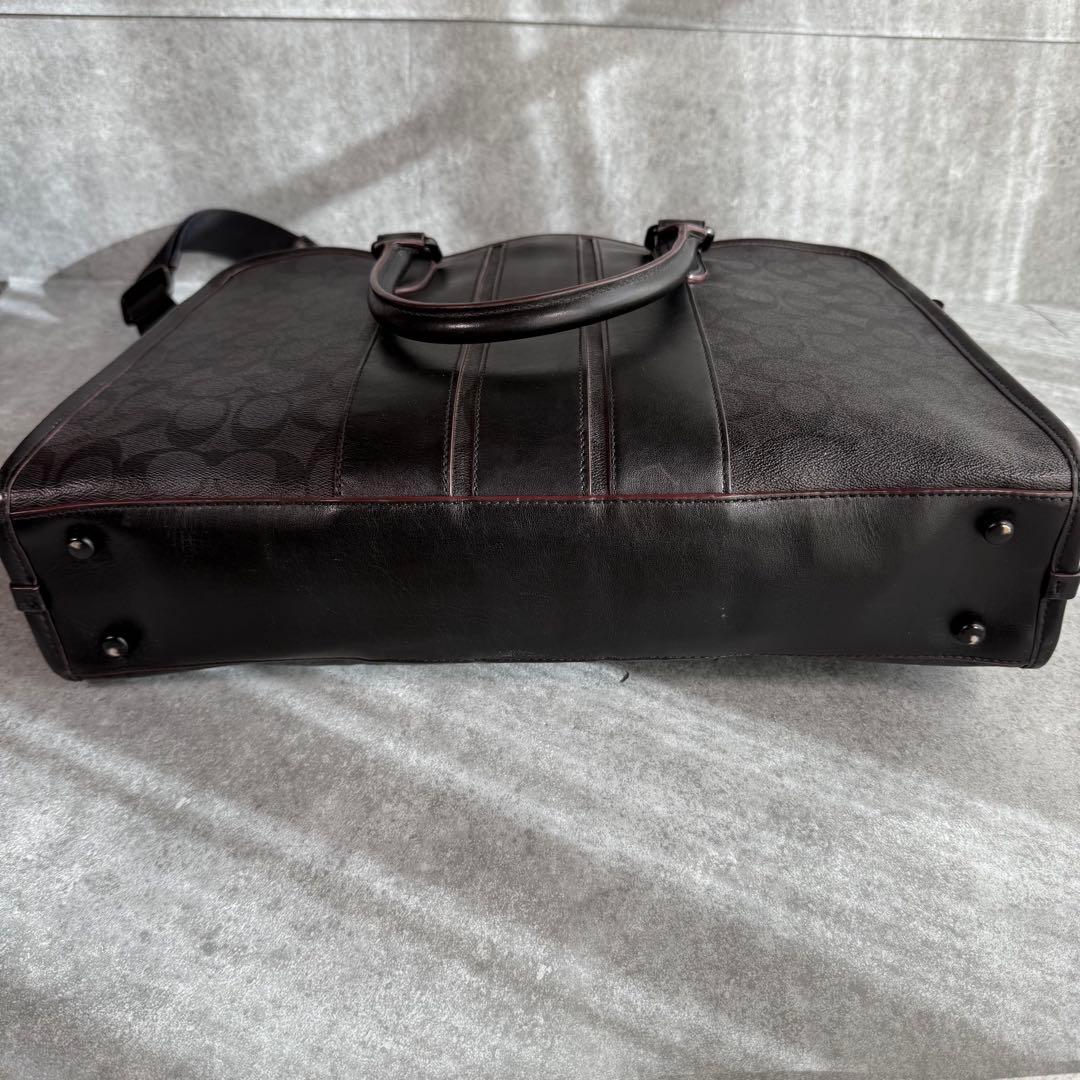 良品 コーチ ビジネスバッグ A4収納可 シグネチャー F23212