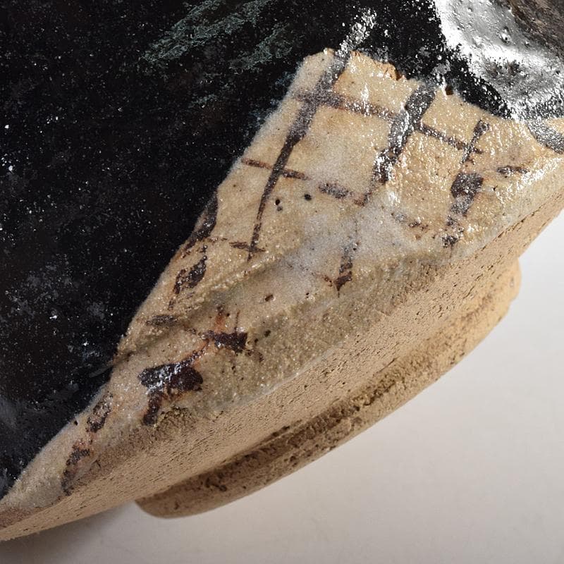 茶道具　桃山時代　瀬戸六作新兵衛造　黒織部　茶碗　銘霜松　極め箱　V　R8818